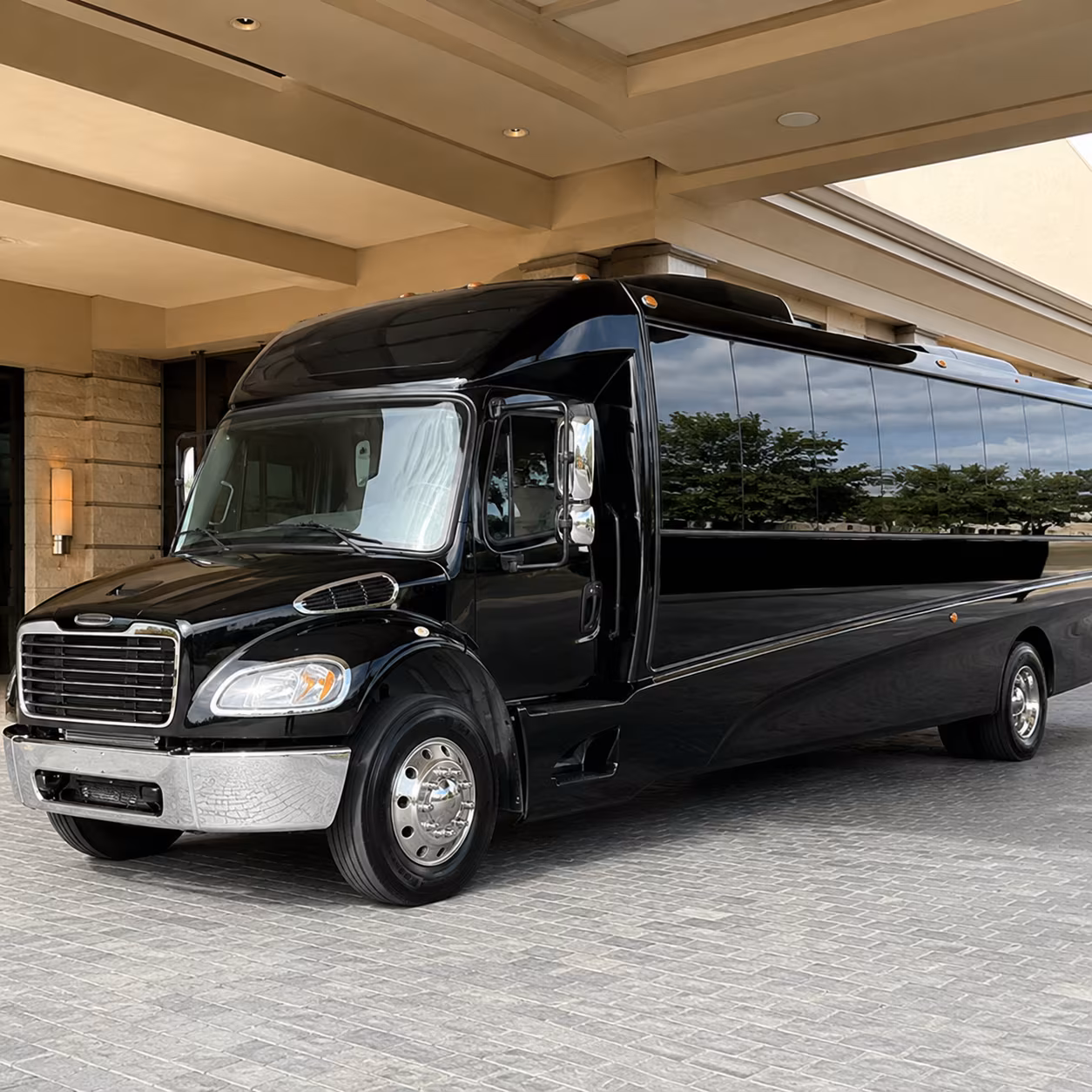 los angeles 28 passenger minibus