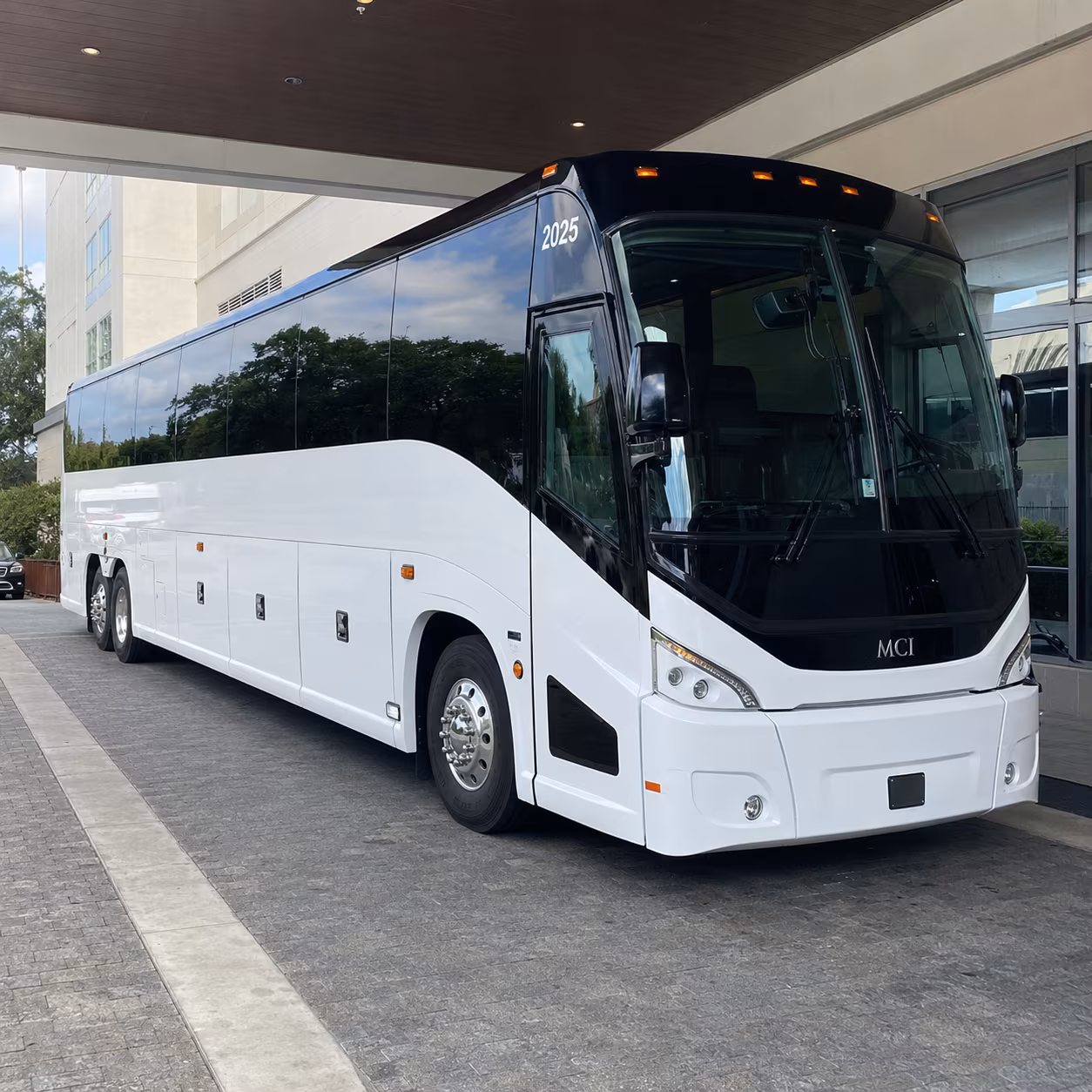 los angeles 54 passenger charter bus